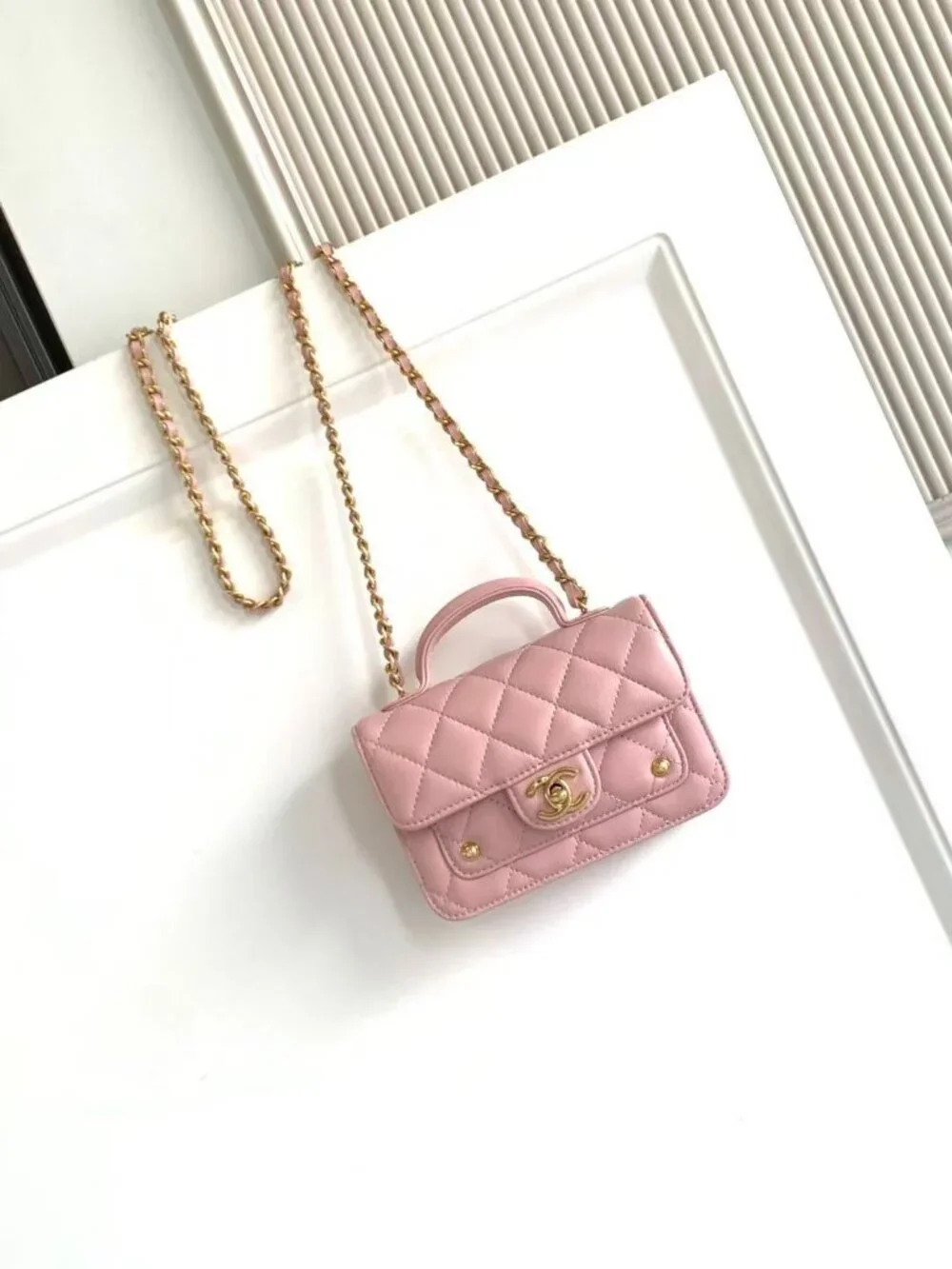 Classic Chanel Bag: A Stylish and Versatile Choice for Elegance